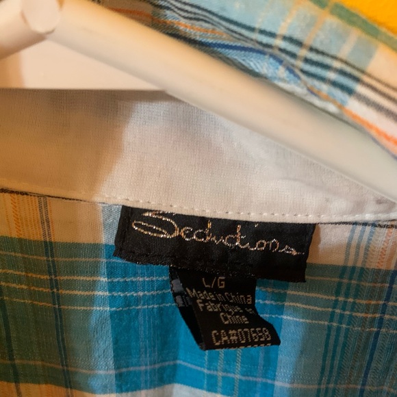 Women’s short sleeved pleated and fitted blouse. Size L fits small - Picture 5 of 5